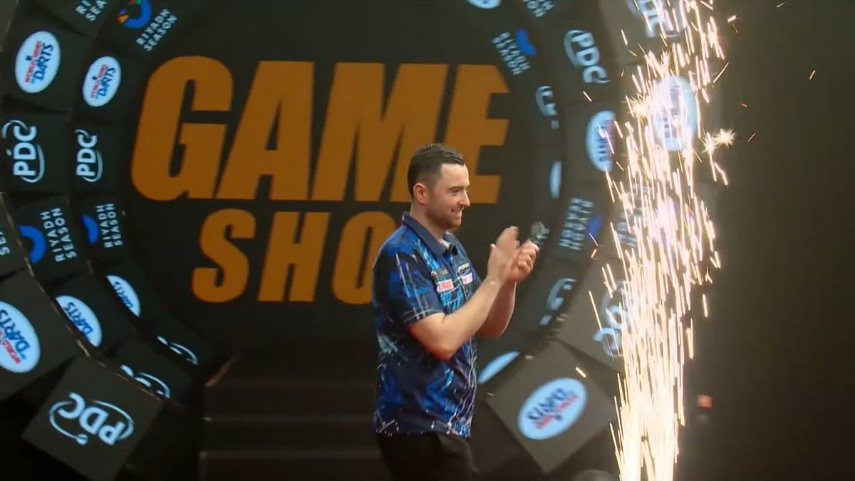 HUMPHRIES INTO THE QUARTERS! Clinical from Cool Hand! The world number two defeats Ryusei Azemoto 6-2 to set up a blockbuster quarter-final clash against Gerwyn Price! 📺 #RiyadhSeasonDarts | R1