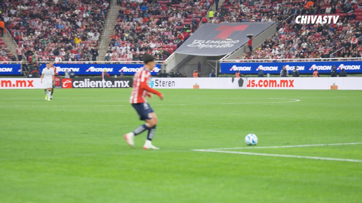 🔥 La asistencia de 'Richy' y el golazo de 'Piojo' a nivel de cancha 🥵 🎥 CHIVASTV