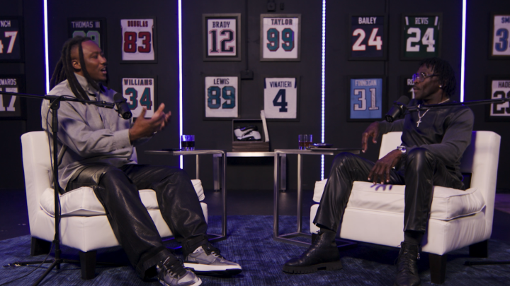 Michael Irvin and Brandon Marshall react to Saturday's controversial Bills vs Broncos call. The first episode of The White House with Michael Irvin, a new original video podcast, is now on Netflix.
