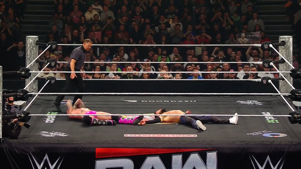 Back and forth they go! 👊 player/coach | Finn Bálor