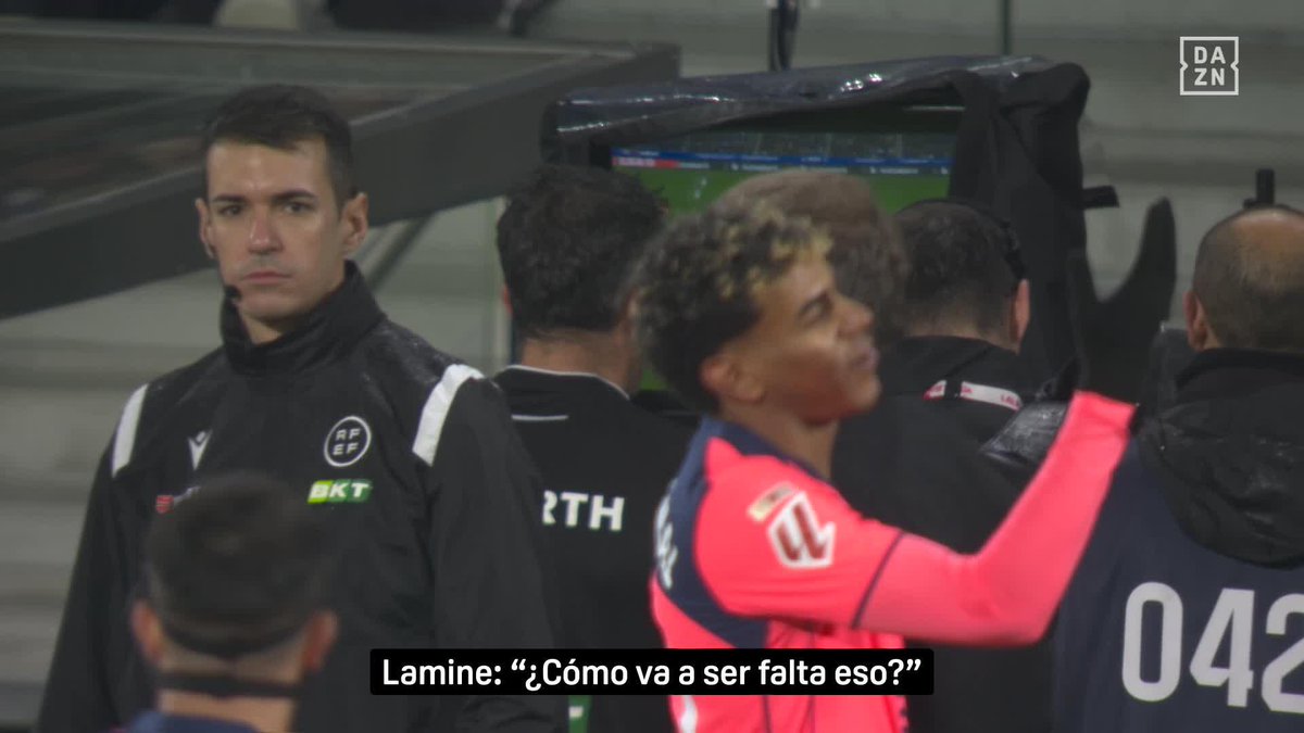 "¿Cómo va a ser falta eso?" 🗣️ La reacción de Lamine Yamal al primer gol anulado al Barça ante la Real Sociedad #PokerFC