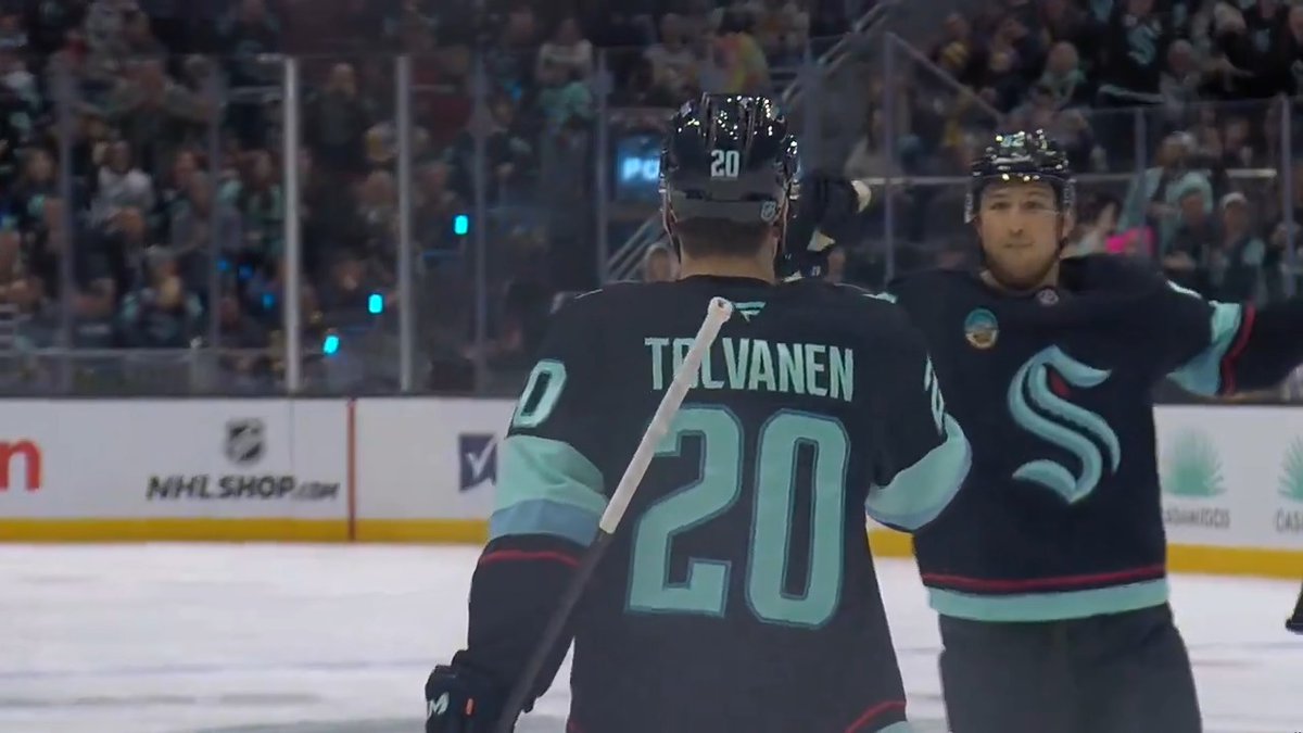 Eeli Tolvanen puts it right to the top shelf 🚨