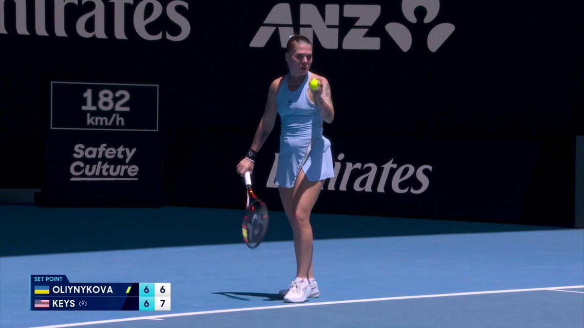 The defending champ ROARS back 🔑 Madison Keys comes from 0-4 down in the breaker to grab the opening set. #AO26