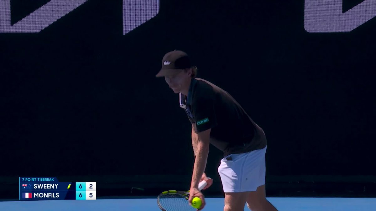 GAEL MONFILS WITH THE LEAP FROG OVERHEAD. 39 years old &amp; playing in his final season. Vintage La Monf. 🤯🤯🤯🤯