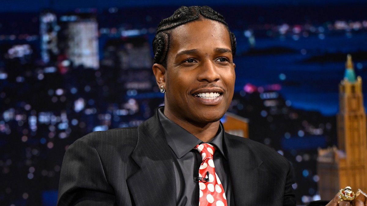 A$AP Rocky remembers meeting Rihanna for the first time wirh The Tonight Show: “It was outside a club in New York. I wasn’t famous at the time. We locked eyes right away.“