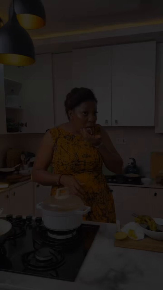 My people let’s pretend we are in the room together, what is that side of you that I will see, let me laugh small, I dey comment session dey wait. Happy Tuesday.