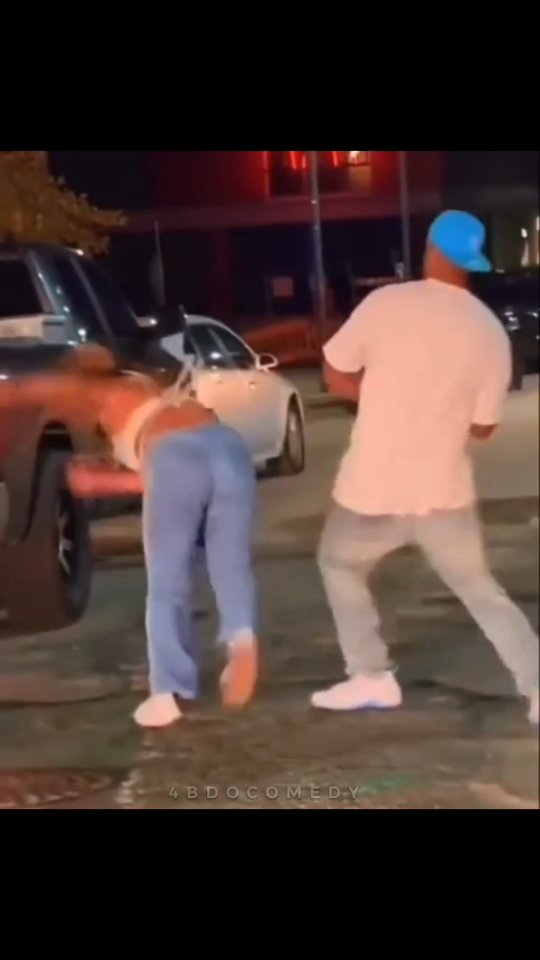 He sees her in slow motion 😂😂