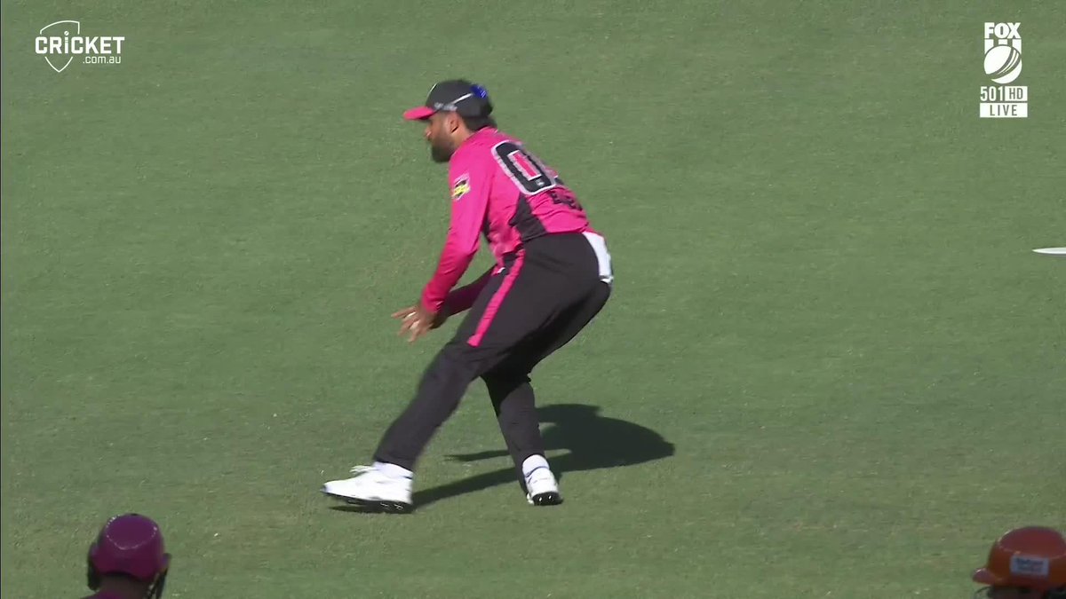 "Good catch from Babar!" Ben Manenti takes a wicket with his second ball, and Cooper Connolly is gone. #BBL15
