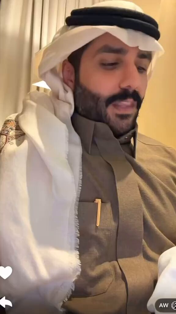 عبدالله الودعاني: أجمل شعور إنه ولدك يكون في حضنك، أحس قلبي بينفجر من الحب❤️🥹
