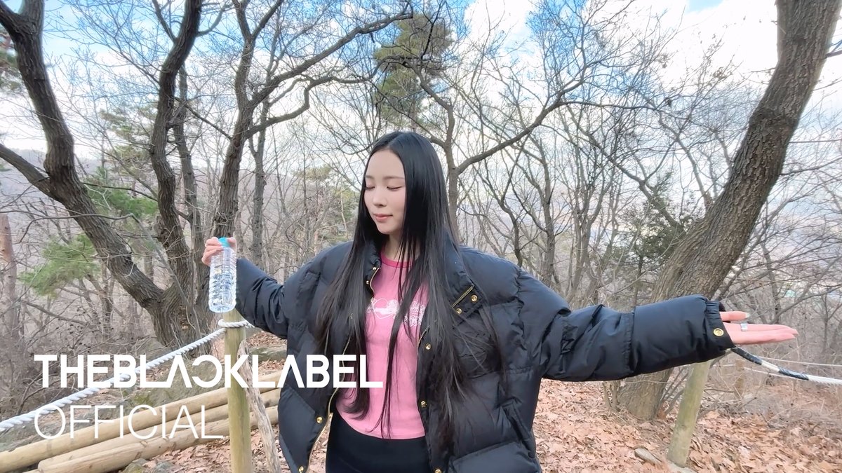 [산악린산악회] 강해지기 위해,,,아침 산행💪 | Solo leveling through winter hiking⛰️ | vievv by NARIN 🔗 #MEOVV #미야오 #vievv #THEBLACKLABEL #더블랙레이블
