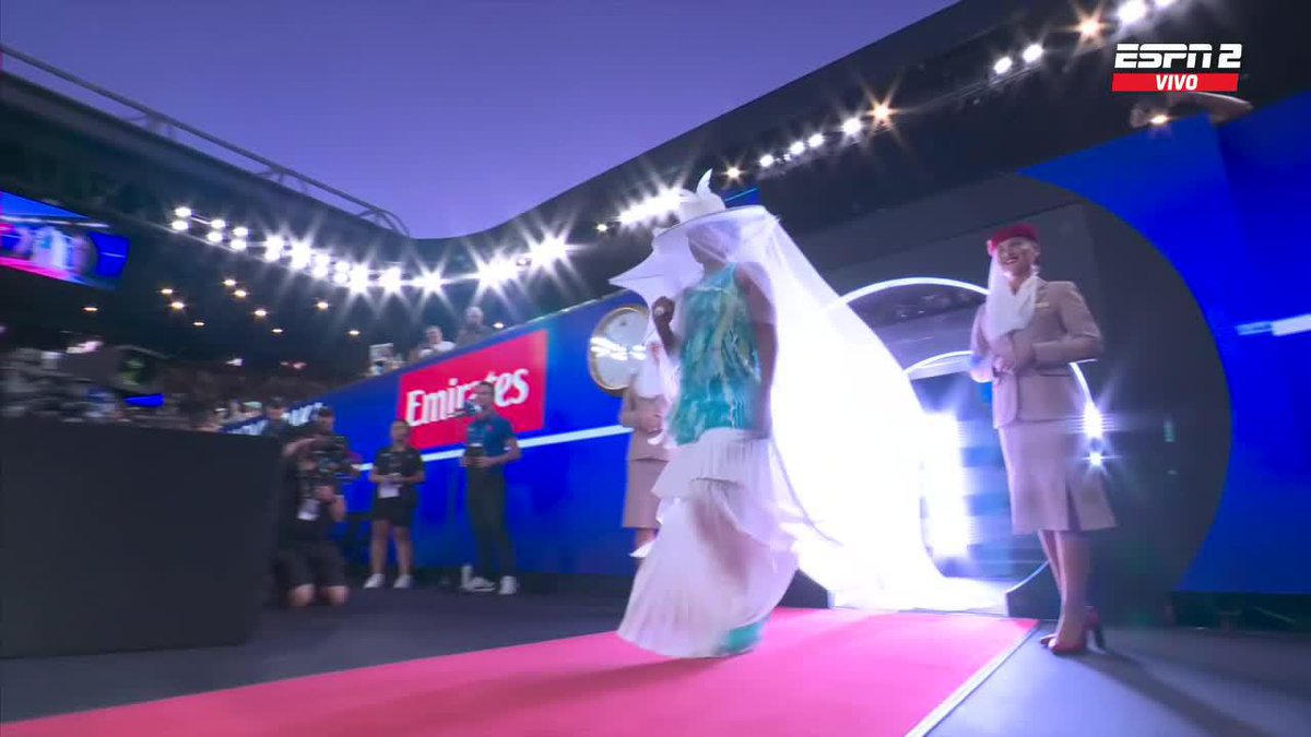 ¡Tremendo look de Osaka para su debut en Australia! 🤯 📺 Mirá el #AO26 en el Plan Premium de Disney Plus.