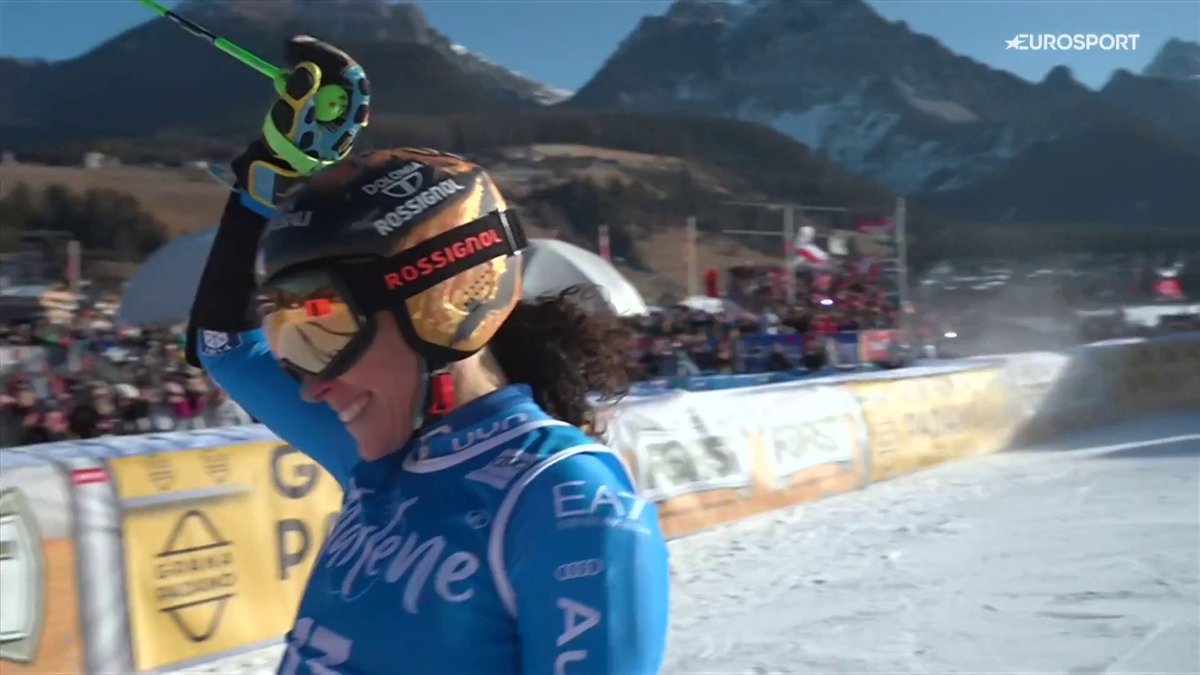 BENTORNATA FEDE 🥰 Dopo 292 giorni dall'ultima volta, Brignone è tornata in gara nello Slalom Gigante di Kronplatz 🔙 L'azzurra chiude la prima manche con il 7° tempo a +1.18 da Sara Hector 👏 #EurosportSCI