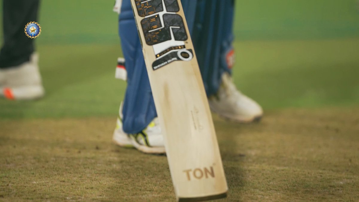 Gambhir asked, “Tum kaha aim kar rahe ho? North Wing?” (Where are you aiming?). Hardik replied, “On the first tier.” Suryakumar Yadav reacted, “Abbey second tier pe maar diya?” (He hit it all the way to the second tier?).