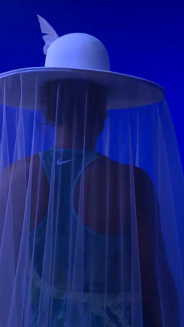 To #MetGala czy #AusOpen? ๐ฒ Naomi Osaka w najbardziej nieprawdopodobnej stylizacji przedmeczowej, jakฤ
mogliลcie sobie wymarzyฤ ๐ ๐ฐ๐๐๐๐ ๐๐๐๐๐. Na korcie i poza nim ๐ #AusOpen #AO26