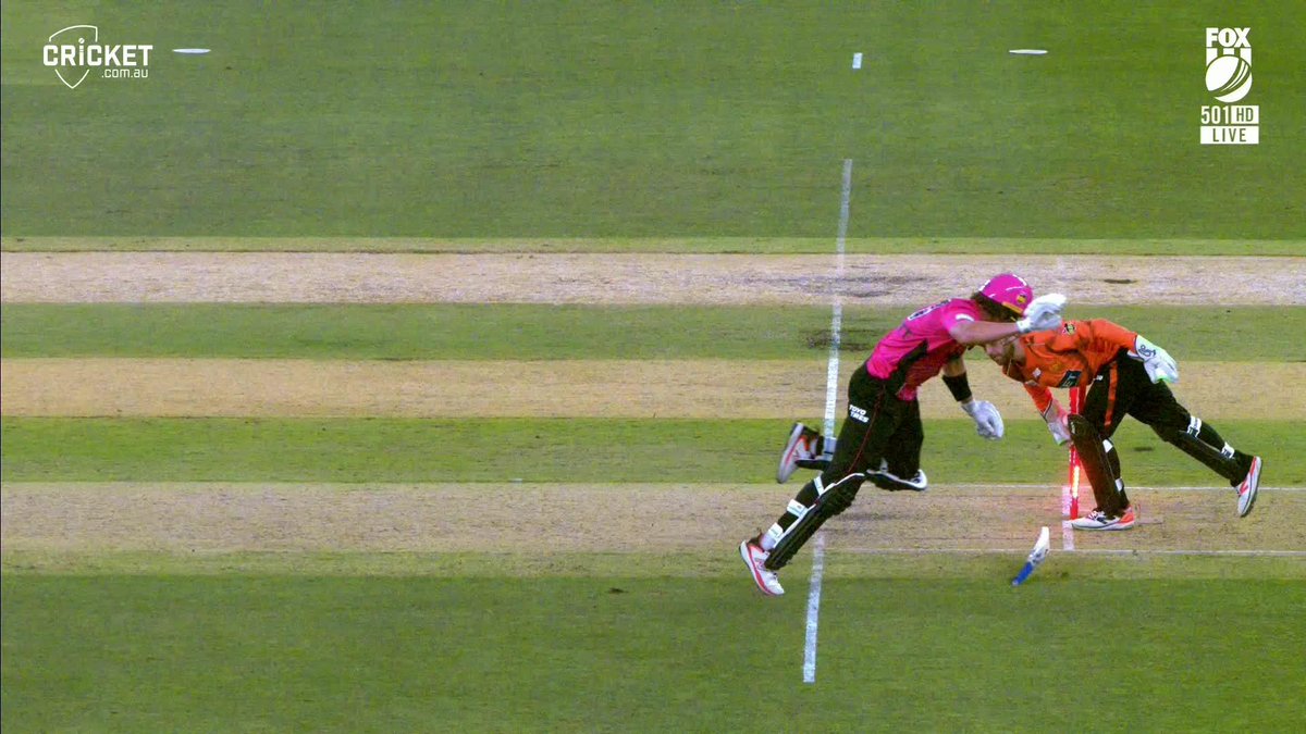 This has got to be the craziest wicket of #BBL15 😳