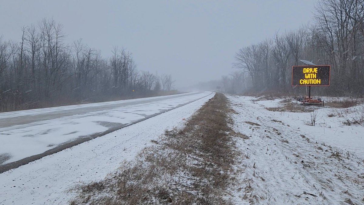 Forecasts are calling for another round of potentially heavy snow for eastern Ontario, arriving as early as overnight tonight and continuing throughout Wednesday (January 21st). Be prepared. If you have to be on the roads Wednesday, give yourself extra time, clear ALL the snow from your vehicle, adjust your driving to match conditions (slow down and leave extra following distance), keep full headlight system turned on and keep your eyes on the road. If you are behind a working snowplow, stay there. Consider adding an emergency kit to your vehicle, and make sure to top up your fuel and windshield washer fluid. Check for road conditions before heading out, and monitor local radio for road and weather updates while you're driving. #ONHwys #OttTraffic #ONStorm #DriveSafe ^bd