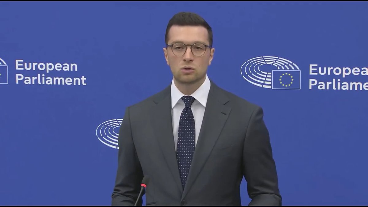 Je suis inquiet lorsque je vois le mauvais budget du gouvernement. Inquiet des cadeaux faits par le Premier ministre au Parti socialiste, inquiet du renouvellement de la surtaxe sur les grands groupes qui aura aussi des conséquences sur les TPE-PME.