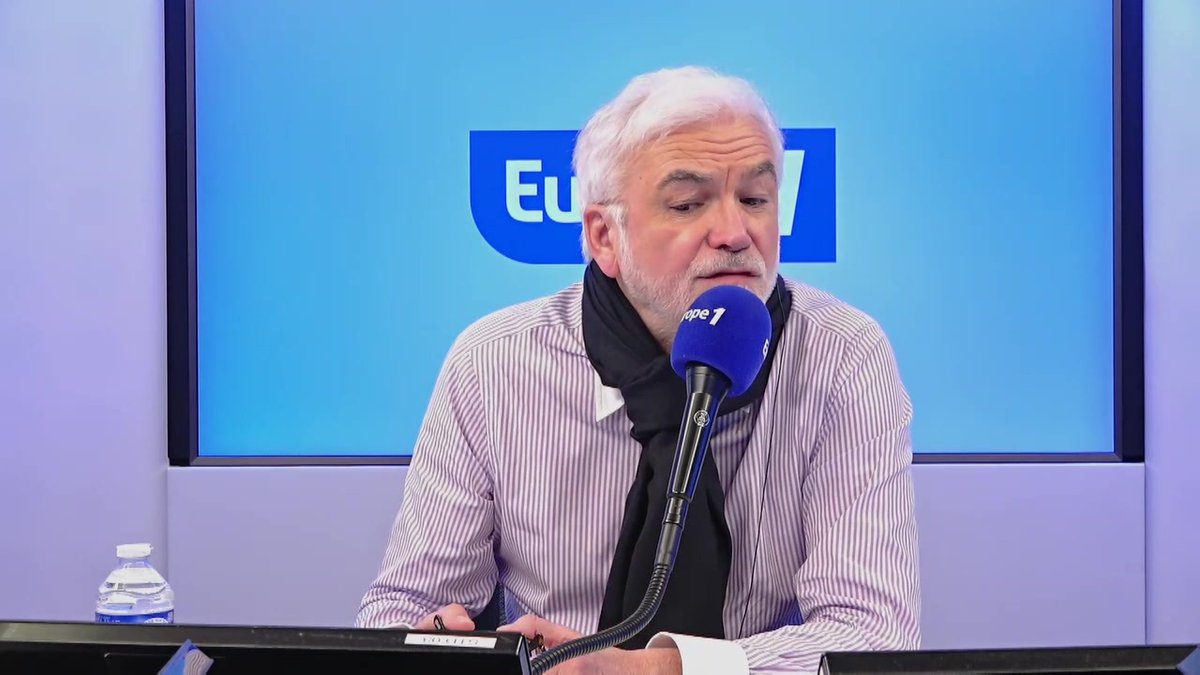 "Macron a mis ces lunettes de soleil car il a sûrement un orgelet mais il veut aussi montrer à Trump qu'il est un mec !" déclare Richard Millet ➡️ En direct ans #PascalPraudEtVous sur #Europe1