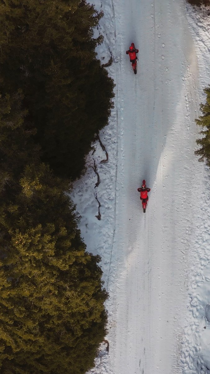 The magic in the snow at #CampioniInPista🎿🏔️ On a … Ducati The #Desmo450MX knows no season ❄️ #ForzaDucati #Ducati100
