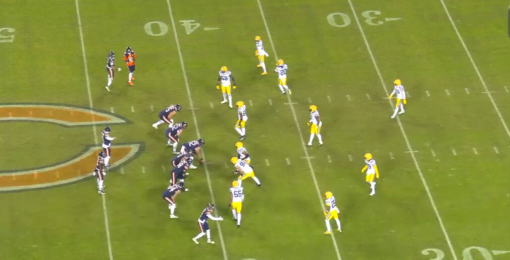 Another one of Hafleys' disguises. Looks like Cover 1 pre-snap. Post snap rotation it looks like Tampa 2 with Carrington Valentine becoming the 2nd Safety. Dolphins fans, there's 3 safeties on the field here This Dolphins secondary will have to be multiple under Hafley