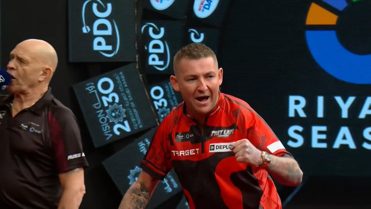 TOPS-TOPS! Sensational from Nathan Aspinall! The Stockport star moves 3-2 in front courtesy of a brilliant 105 finish! 📺 #RiyadhSeasonDarts | SF