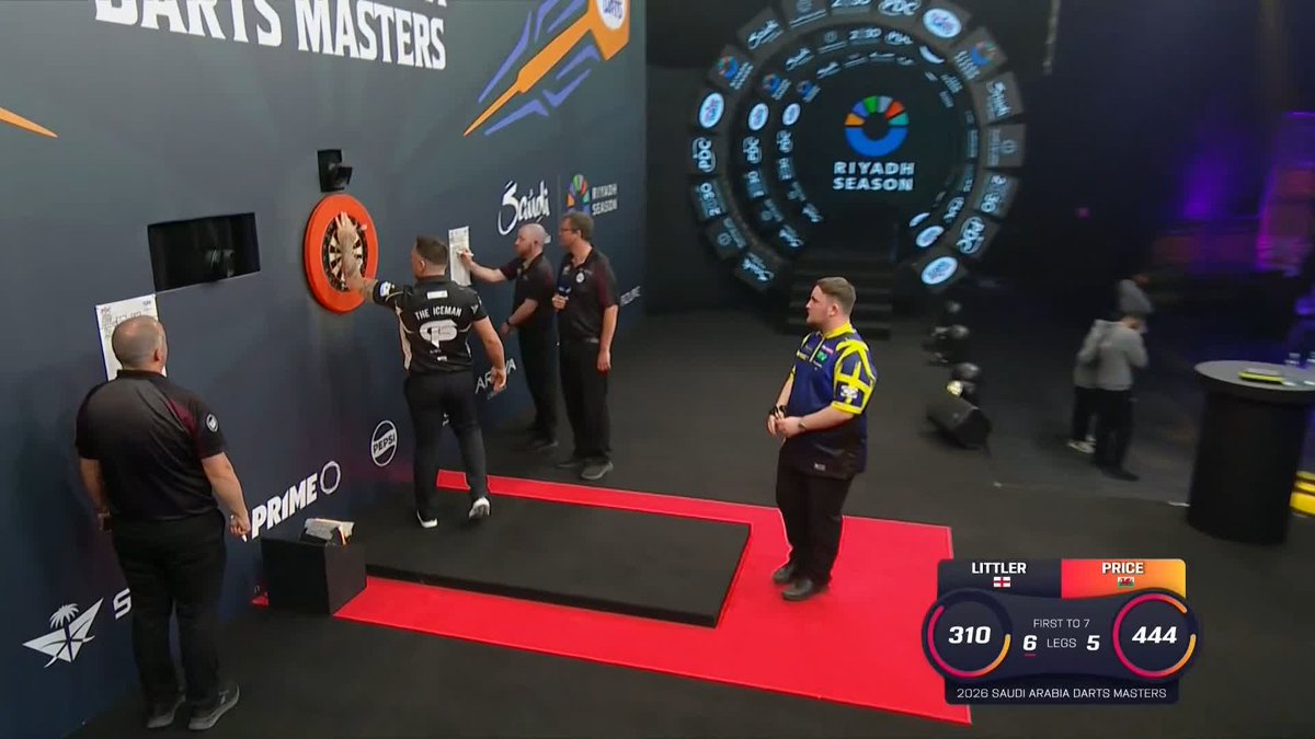 LITTLER INTO THE FINAL! Luke Littler will take on Michael van Gerwen for the title in Riyadh after seeing off Gerwyn Price 7-5. 📺 #RiyadhSeasonDarts