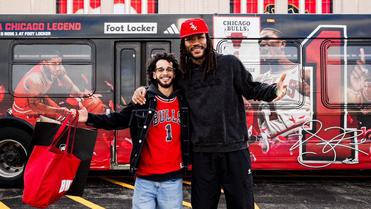 Derrick Rose surprised five diehard fans who expressed how much he means to them 🥹 Foot Locker | DZY