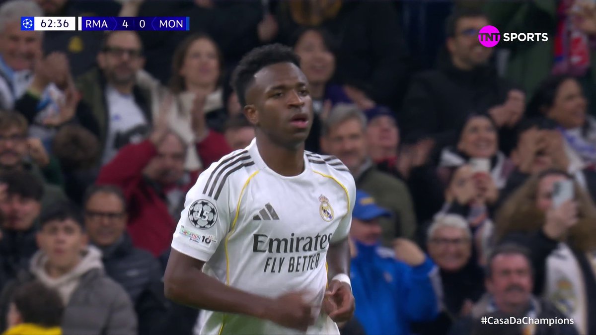 O gol de Vini Jr. Atuação absurda do atacante no Santiago Bernabéu. 🎥 TNT Sports BR