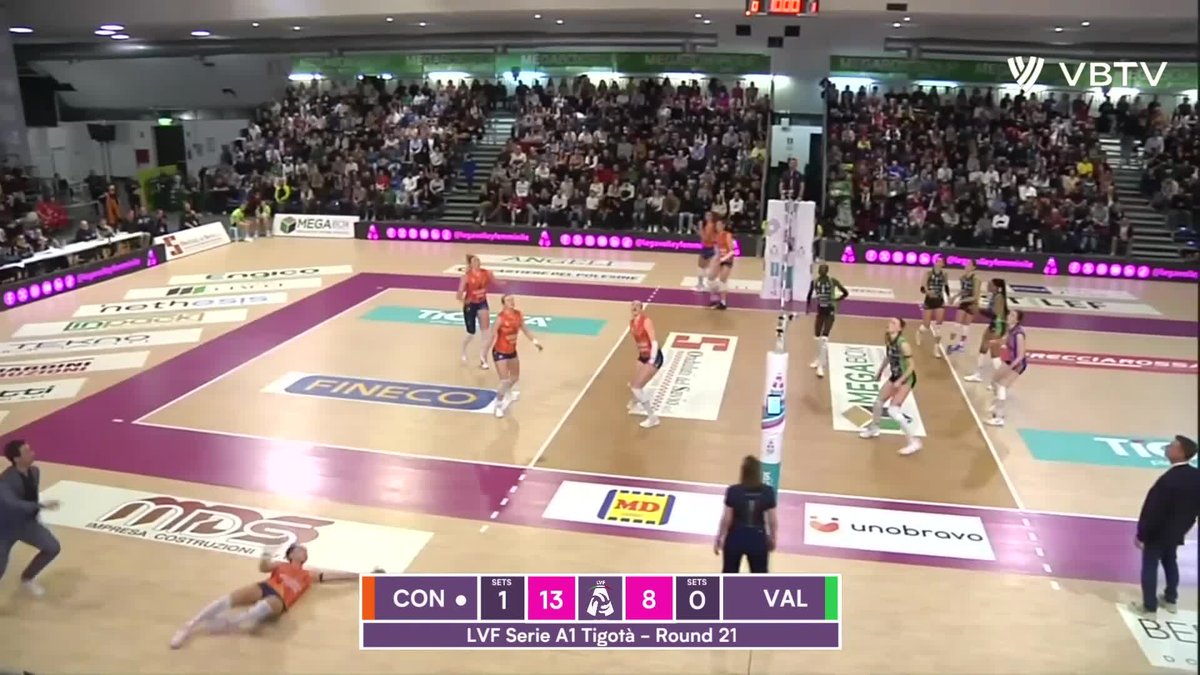 #LVFSerieA1 🇮🇹: BRAZILIAN FLAVOR 👟🔥🇧🇷 An incredible foot save from GABI 🇧🇷, powered by instinct, courage and that unmistakable Brazilian touch. ✨ Miss Everything doing Miss Everything things. 🤩🔥 📺 Relive Conegliano 3-0 Vallefoglia on VBTV: 🏐 #Volleyball #Pallavolo #Volei