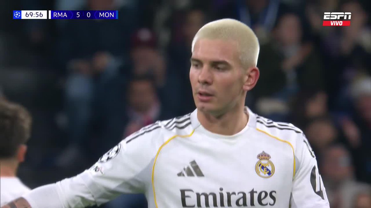¡LLUVIA DE APLAUSOS DEL BERNABÉU PARA MASTANTUONO TRAS SER REEMPLAZADO! 📺 Toda la #UCL por #DisneyPlus Plan Premium
