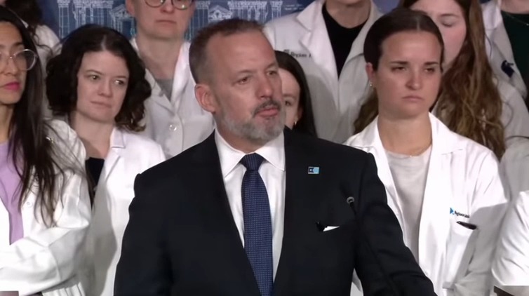 MN Doctor: I learned that Renee Good still had a pulse 8 minutes after she was shot by an ICE agent. And yet the offer to administer aid from a physician on the scene was denied. I can't say how much that stirs the blood of everyone behind me here as we try to fulfill our oath and duty to care for the people of Minnesota.