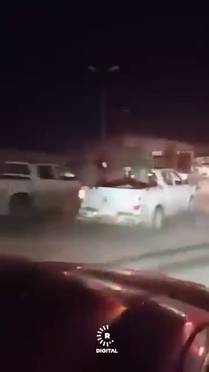 HTŞ'li çetelerden Irak sınırında videolu mesaj: Videonun sonunda bir HTŞ'li terörist, "Kerbela'ya Kerbela'ya" diyor. Haşdi Şabi ve Irak ordusu, Suriye sınırı boyunca konuşlanmalarını artırdı. Sınır hattında boydan boya bir hendek bulunduğu da açıklanmıştı.