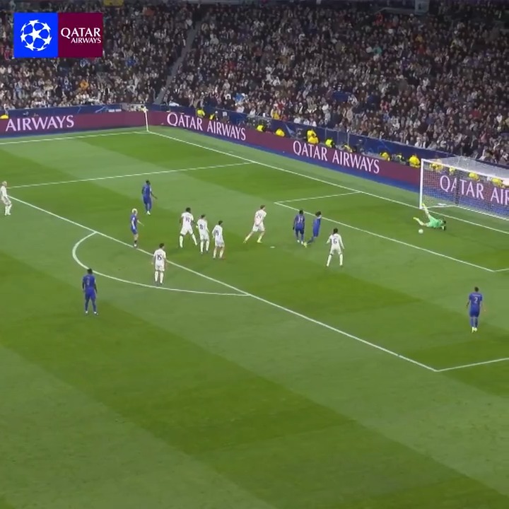 Courtois ⛔ Jaroš 😲 Donnarumma 👏 Rui Silva 💪 Kotarski 🧤 Best save? 🤔 Qatar Airways | #LetsFly