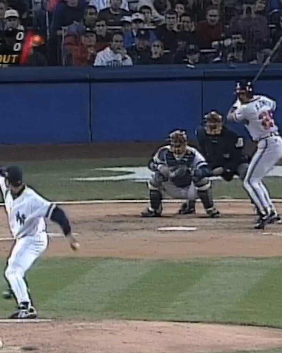 19-year-old Andruw Jones made a statement when he entered baseball’s biggest stage. He slugged home runs in his first TWO at-bats in the 1996 World Series! 💥