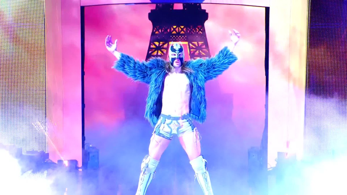Watch for the skies. 🦅 Elio LeFleur 🌸 has arrived to #WWENXT!!