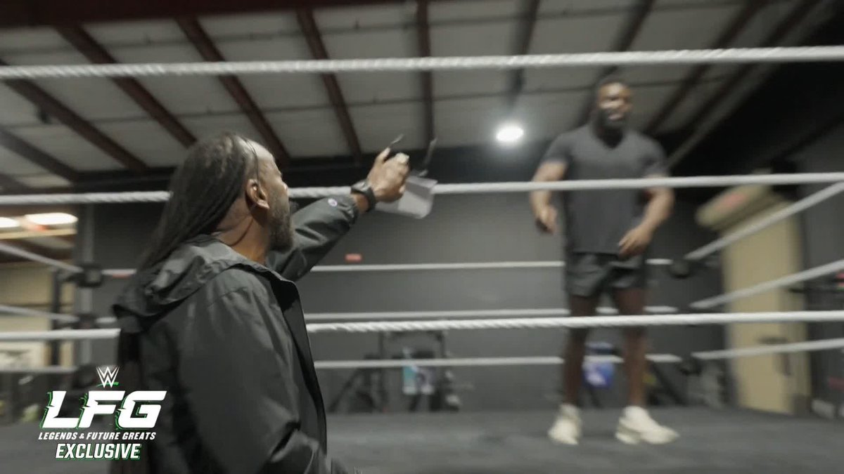 Keanu Carver is already getting into it with Shawn Michaels, after having an issue with Booker T on LFG. #WWENXT