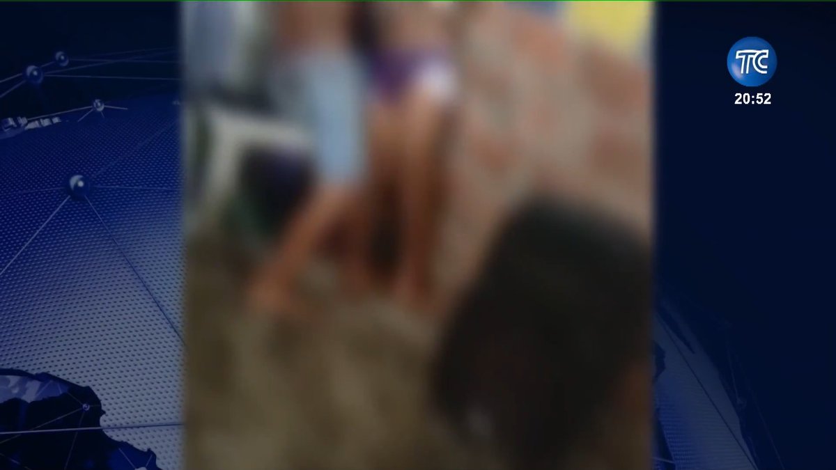 Dos personas fueron detenidas por la agresión física a una adolescente en el cantón #Chone, provincia de #Manabí. Todo quedó evidenciado en videos que circularon en redes sociales. Más noticias en