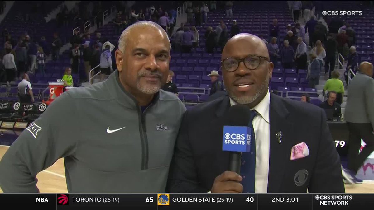 .K-State Men's Basketball head coach Jerome Tang taught Chris Walker his dance moves 🕺🤣