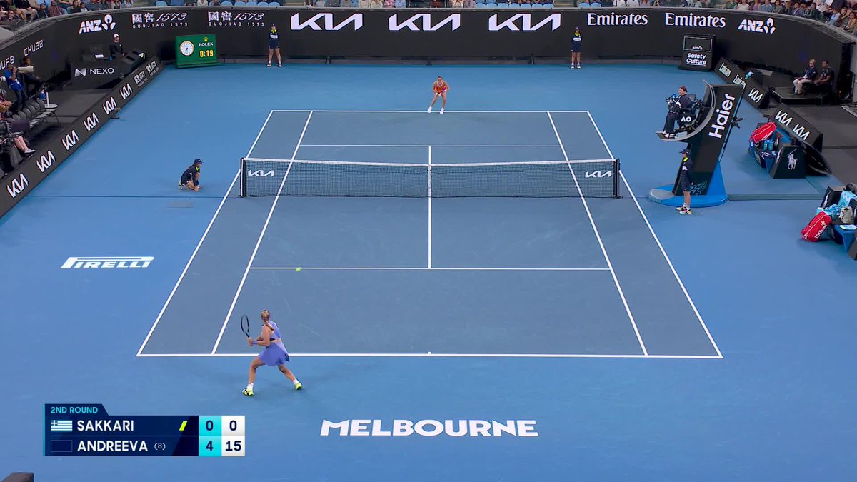Mirra Andreeva hits a stunning backhand down the line against Maria Sakkari at the Australian Open. The power, accuracy, and athleticism of this 18 year old… What a talent.
