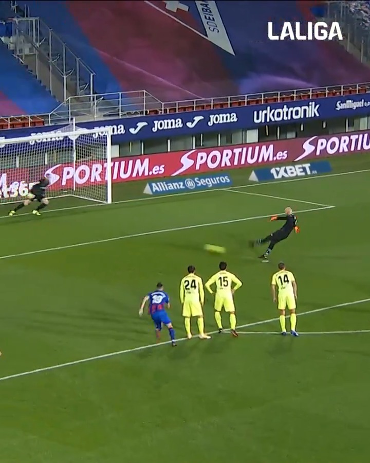 Es portero, pero también sabe marcar penaltis. 😮 Se cumple un lustro de este gol de Marko Dmitrovic con la SD Eibar.