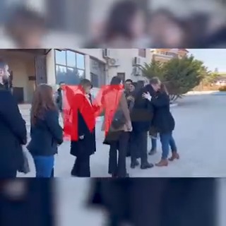 HTŞ, DAİŞ ve Türkiye’ye bağlı paramiliter güçlerin saldırısı altında olan Rojava’ya geçecek içinde DEM Parti ve DBP Eş Genel başkanlarının olduğu heyet Rojava'da