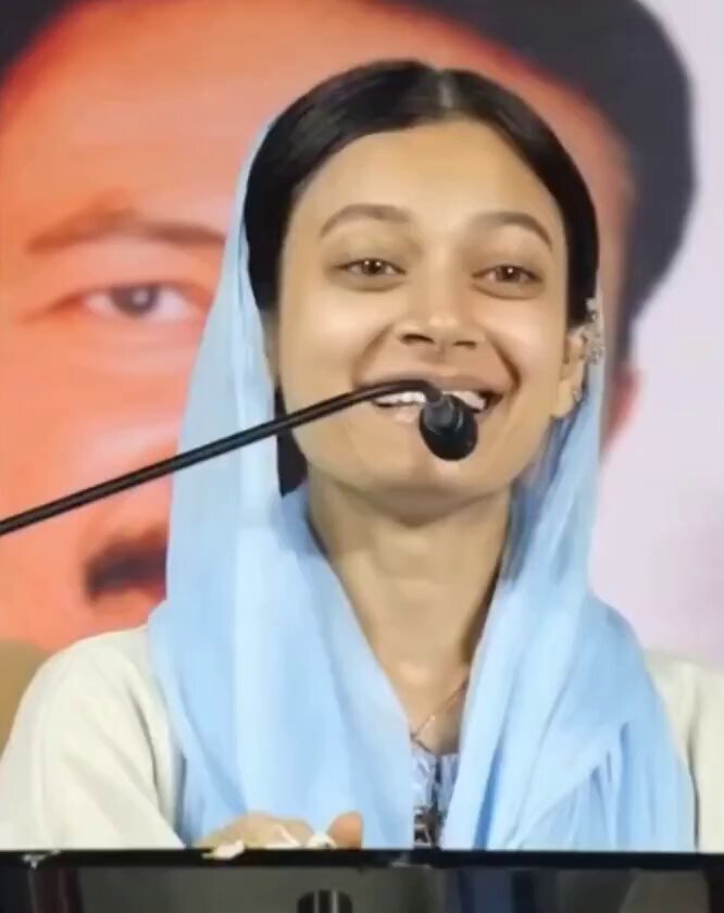 So here is Sahar Saikh,the newly elected councillor from Mumbra wishing happy birthday to her Mentor Dr.Jitendra Awhad Jitendra wearing a Zara top,Rolex datejust,a Hindu red kalava,no head covering,looking full on secular. Now also see her video after her victory mocking and teasing Jitu “ki maza aaya” hara ke? Then the next video of her threat to make Mumbra totally green by doing demographic change,do note now she is wearing green ribbon on her wrists with head covered ! Bye bye kalava and secularism! Completed the job of ullu banaoing in name of secularism ! Jitu did maximum appeasement,abused hindu gods to please them aur aaj uski hee cheli ne uske muh par usko asliyat dikha di! Kya mentor ,kya dosti 🤣😂🤣😂🤣😂 Sorry Jitendra,but you were just an useful idiot for them . Waiting for the day when a Sahar Saikh happens to Mamata Banerjee