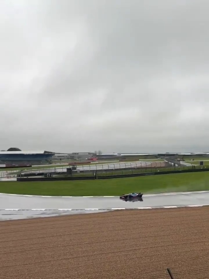 "Silverstone": Por las pruebas de Alpine con su A526 para la nueva temporada de #Formula1