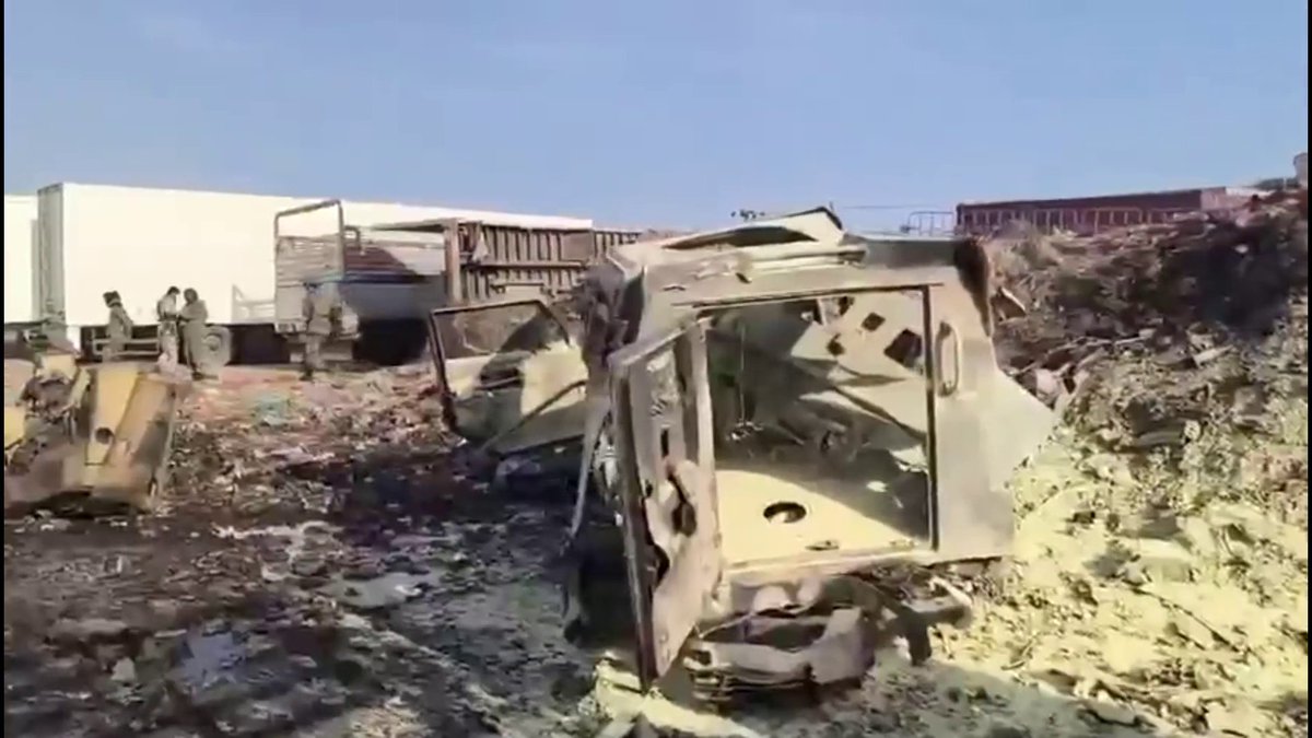 عاجل 🔴 الأمن في عدن: قتيلان و5 مصابين في محاولة اغتيال القائد في ألوية العمالقة " حمدي شكري ".