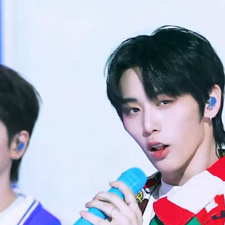during debut taesan was the only one puffing his cheeks after singing “one and only” 🥺