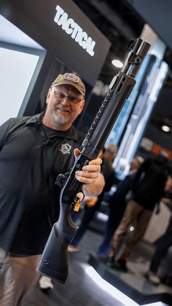 A super lightweight tactical shotgun from Beretta! A300 Ultima Patrol 20 GA Black Would you want one? SHOT Show 2026 #SHOTShow P.S. - Are you accidentally breaking these firearm laws while traveling? Reveal the firearm laws In your state and the ones you’re traveling to with this FREE Map: