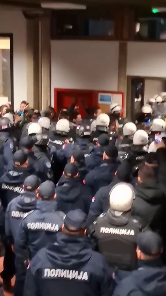 Da ostane snimak za istoriju beščašća.