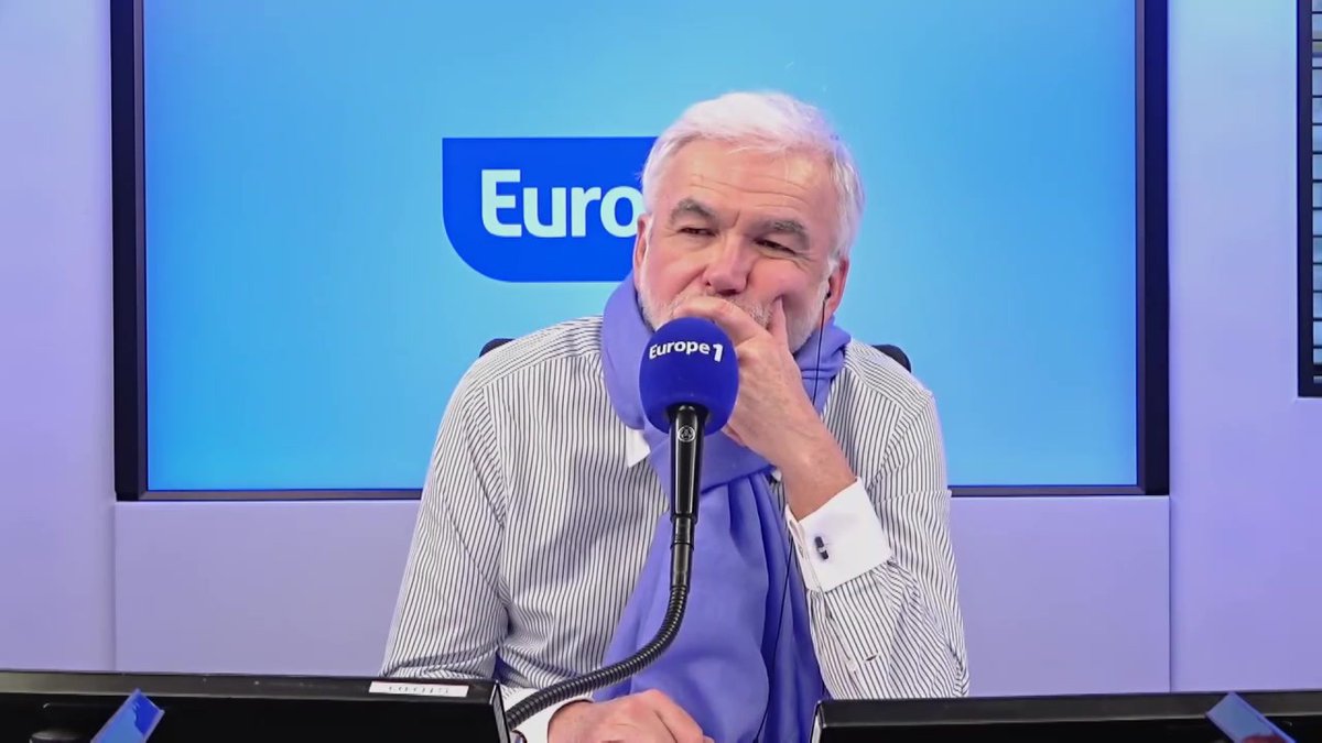 "On remarque que tous les humoristes sont de gauche (...) Ils sont dans les comédies clubs parisiens, dans lesquels tu ne peux pas faire de vannes sur les personnalités de gauche, c'est des vannes tout le temps sur les personnalités de droite" explique Olivier Guenec