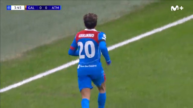 Eso de Ruggeri es un regalo. 𝐆𝐢𝐮𝐥𝐢𝐚𝐧𝐨 adelanta al Atleti. #UCL #LaCasaDelFútbol