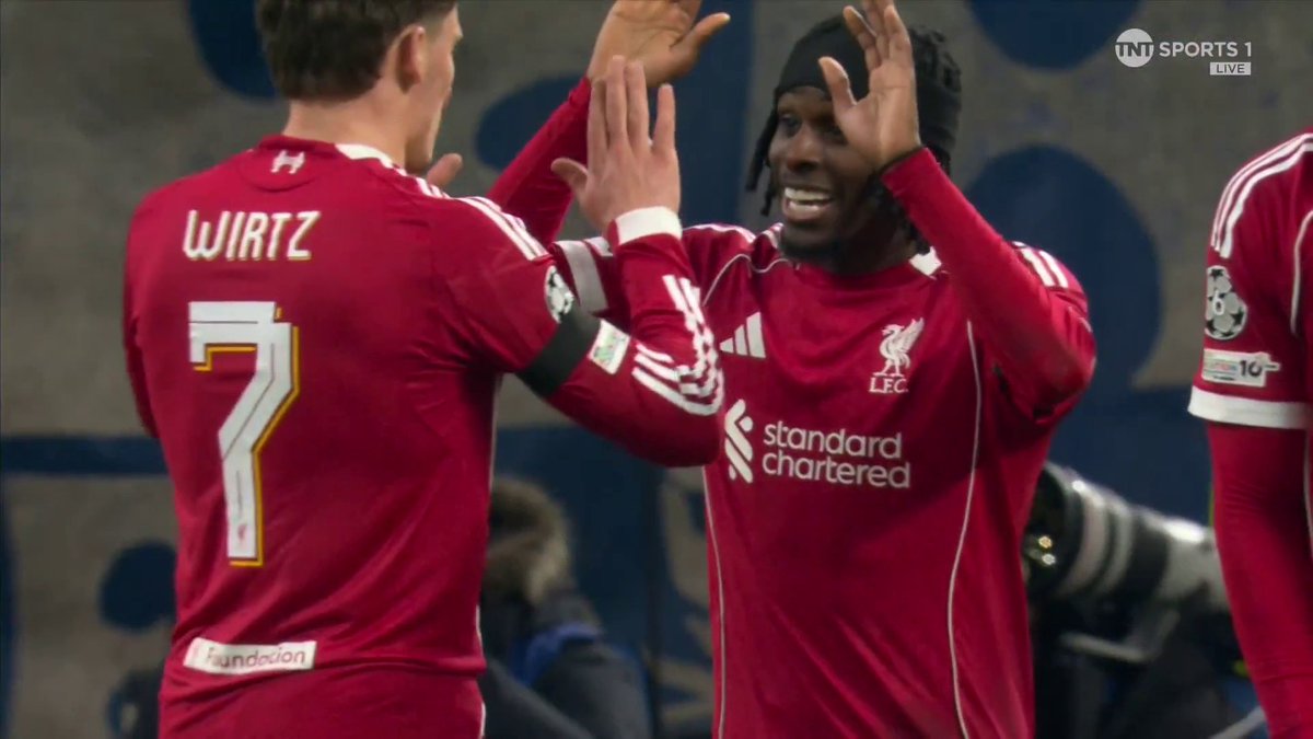 Jeremie Frimpong helps extend Liverpool’s lead as his cross forces a Medina own goal ⚽️ TNT Sports &amp; discovery+ UK